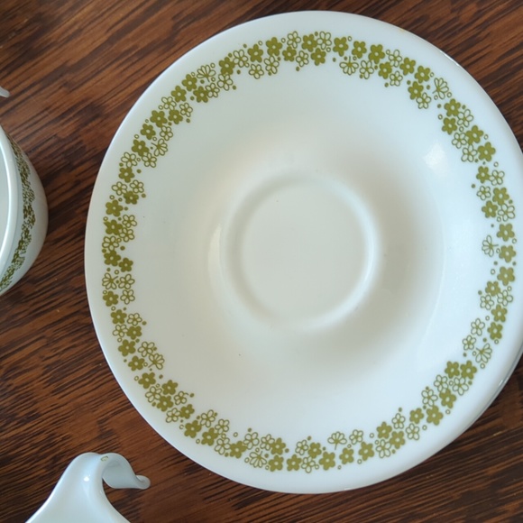 Corelle Spring Blossom Crazy Daisy Coffee Cups Hook Handle (7 cups, 10 saucers) - Picture 5 of 7